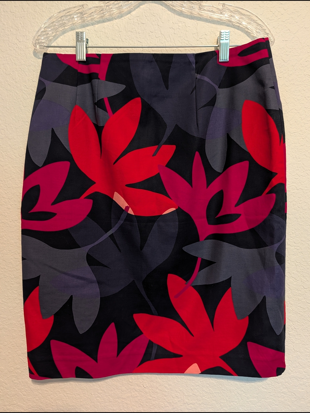 Ann Taylor LOFT Navy Pencil Skirt with Red & Fuchsia Floral Print - Picture 2 of 5